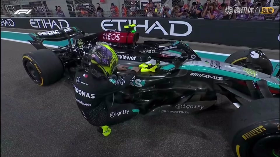 梅赛德斯碾压索伯车队,汉密尔顿点燃赛场 梅赛德斯碾压索伯车队,汉密尔顿点燃赛场