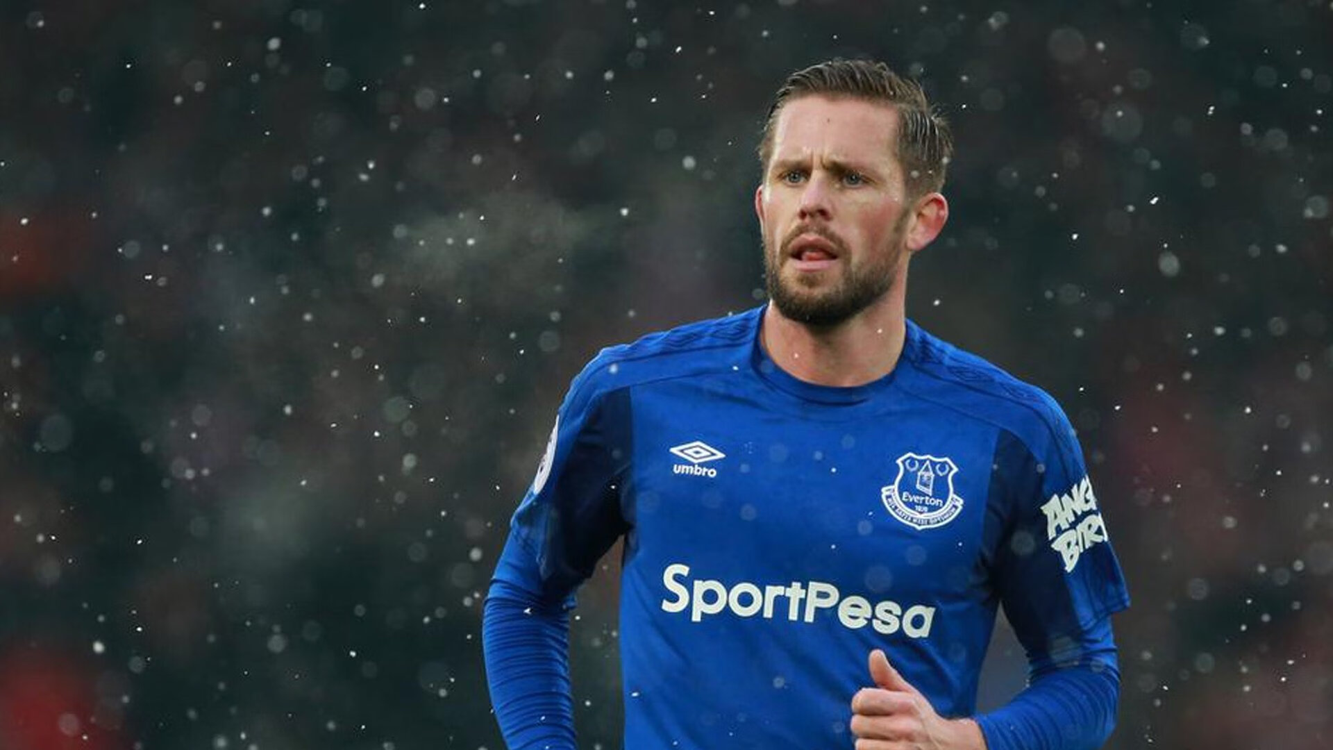 雷速体育直播官网-米切尔，当孤胆节拍器撞上钢铁洪流